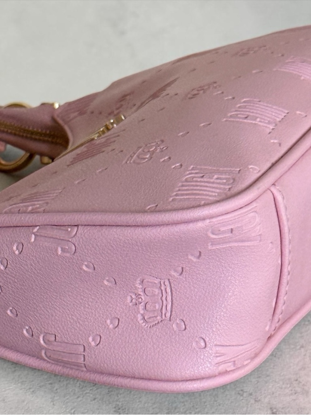 Juicy Couture Pink Embossed Leather Shoulder Bag with Gold Logo - Picture 7 of 12